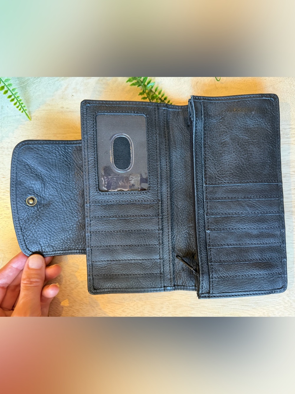 FOSSIL brand black washed leather tab wallet Never Used, vintage brass studs - Picture 4 of 7